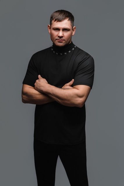 Black Men's Short Sleeve T-Shirt