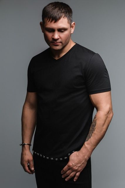 Black Short Sleeve V Neck T-Shirt